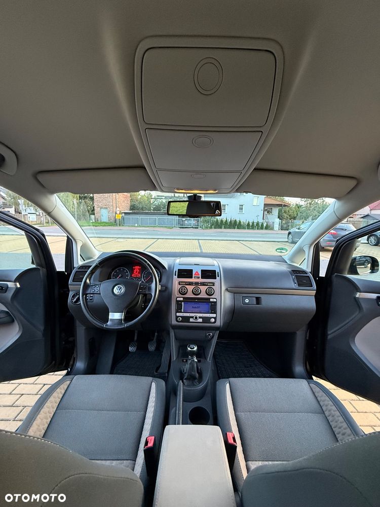Volkswagen Touran 1.6 Cross - 26