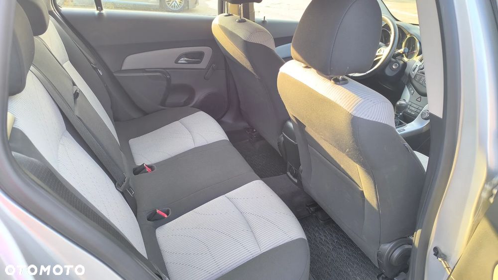 Chevrolet Cruze - 16