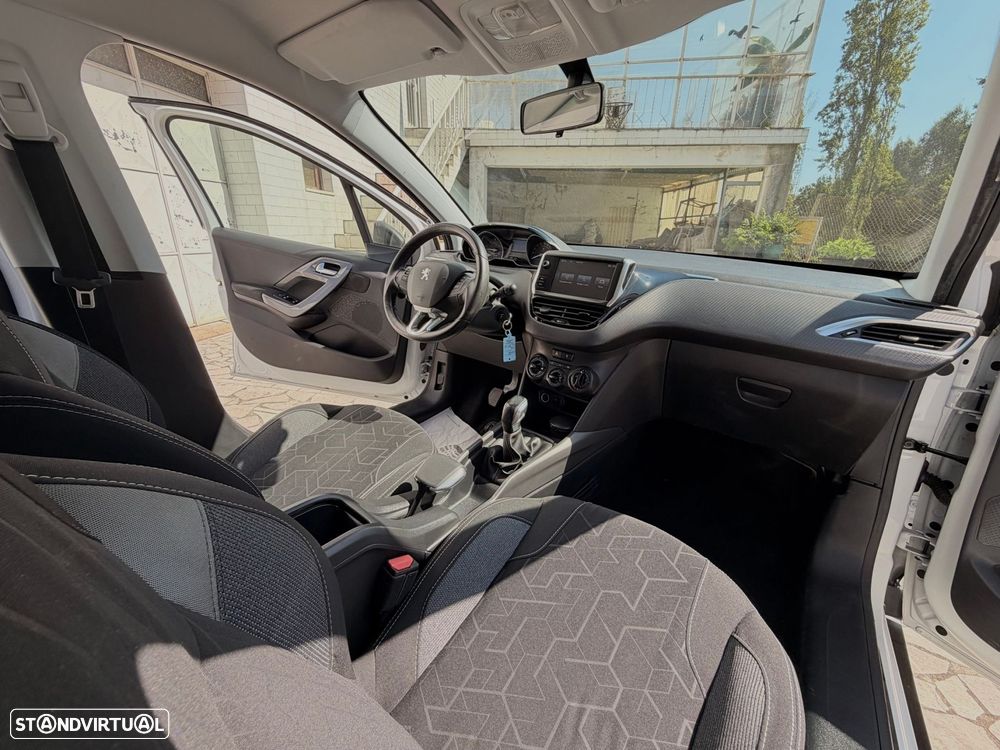 Peugeot 2008 1.2 PureTech Style - 28