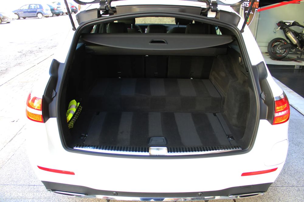 Mercedes-Benz E 300 de 4Matic 9G-TRONIC AMG Line - 53