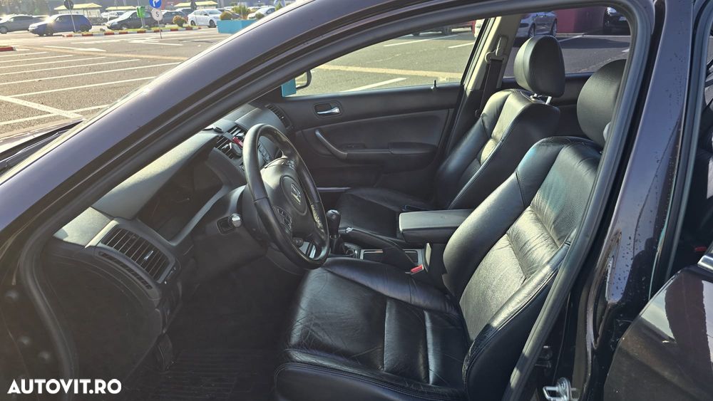 Honda Accord 2.0i Exec - 8