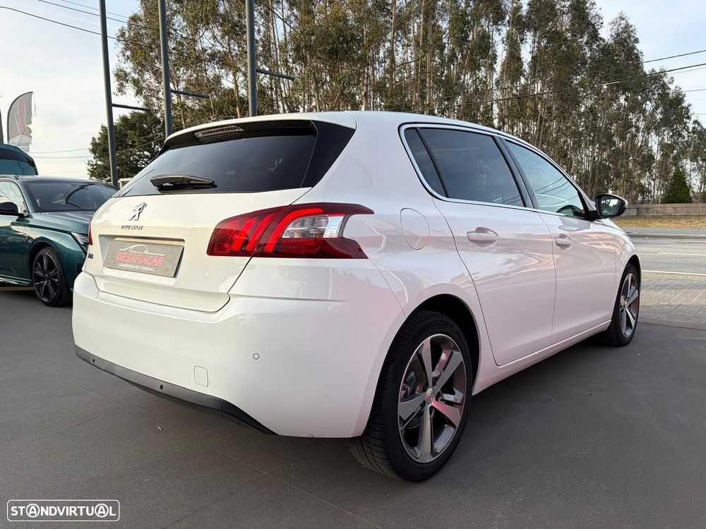 Peugeot 308 1.2 PureTech Allure J17 - 12