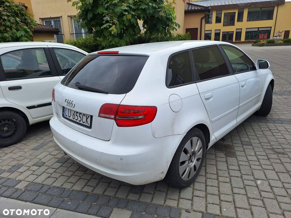 Audi A3 Sportback - 2