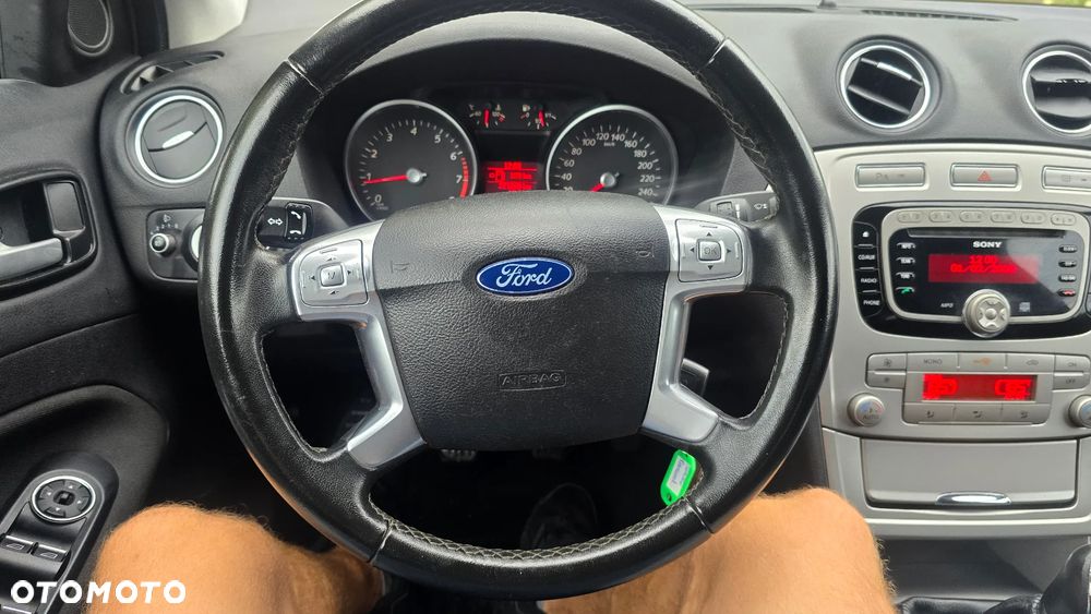 Ford Mondeo 1.6 Trend - 39