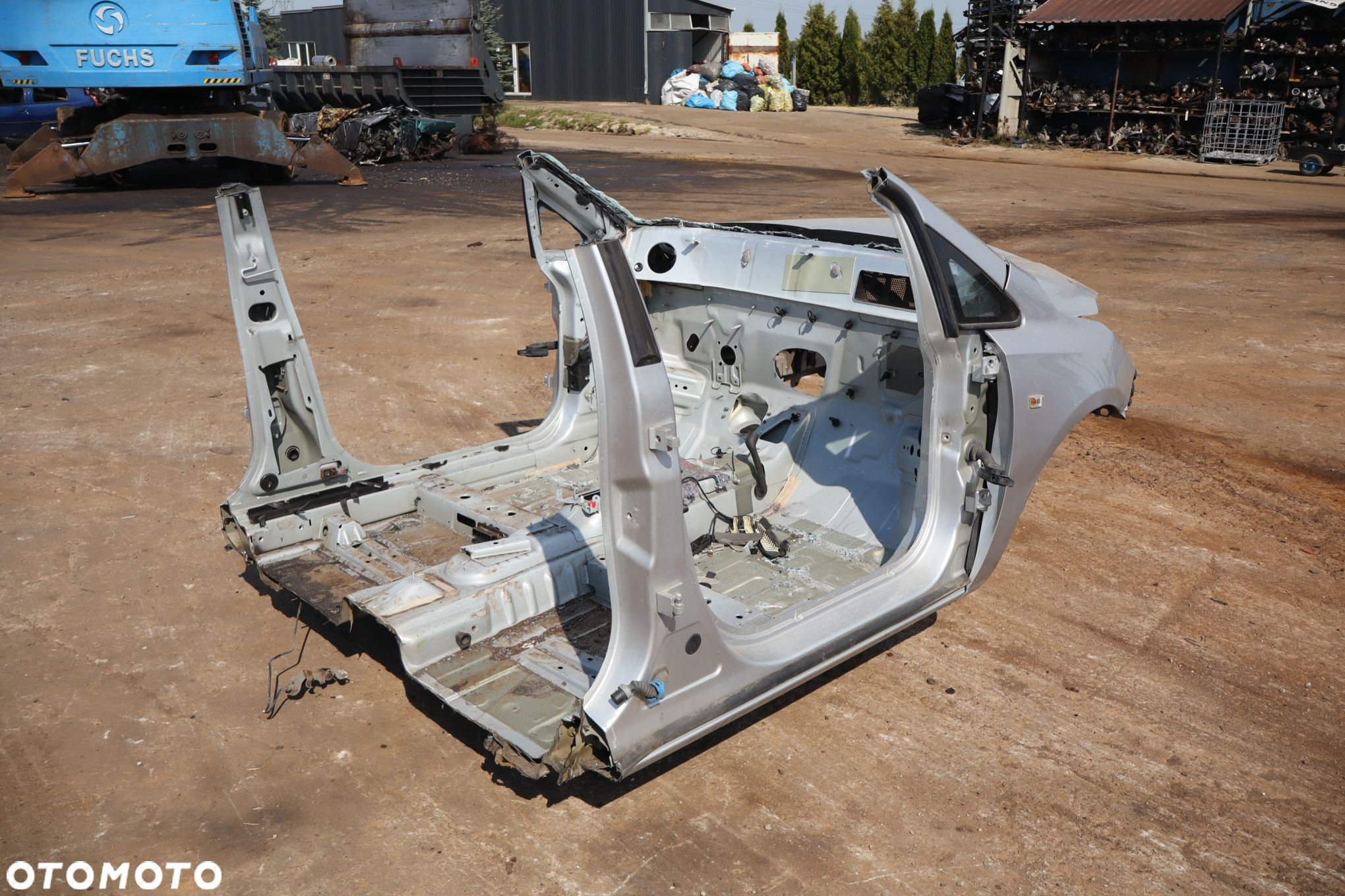PRZÓD ĆWIARTKA OPEL CORSA E - 7