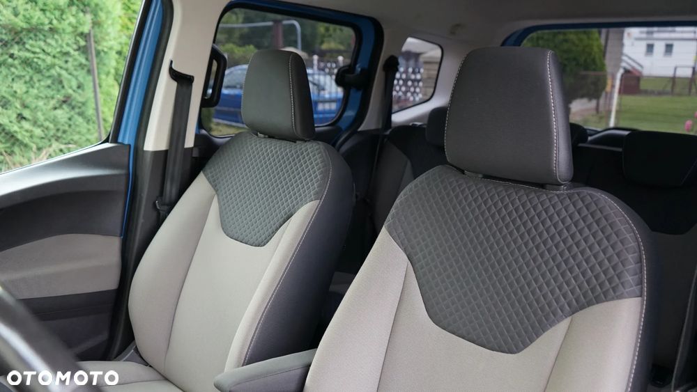 Ford Tourneo Courier - 34