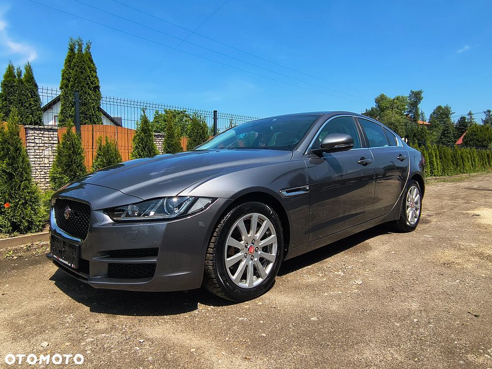 Jaguar XE 2.0 D AWD Prestige - 16