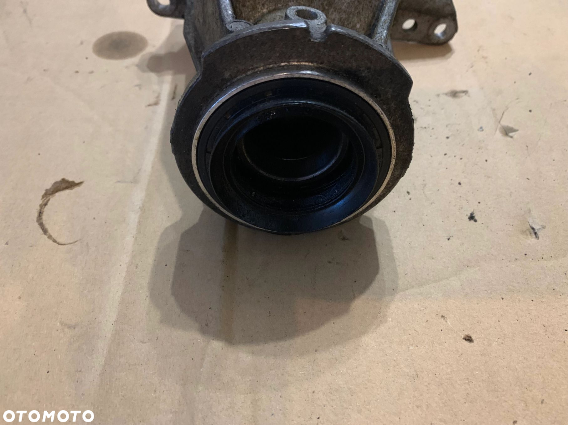 ŁAPA PODPORA WSPORNIK PÓŁOSI BMW G01 G02 G20 G11 G30 G05 G06 G15 8639383 - 2
