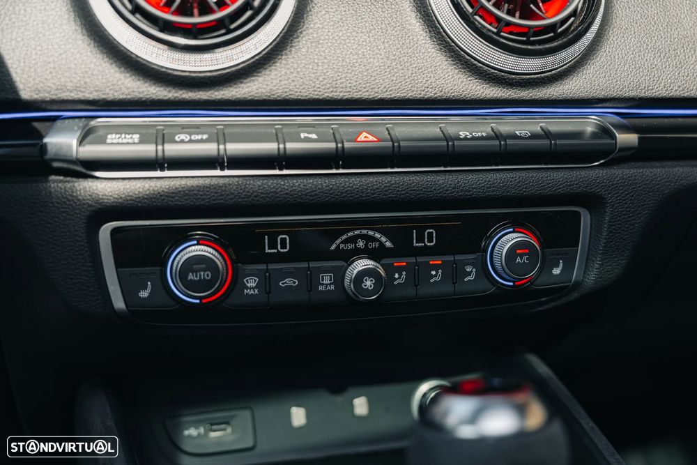 Audi RS3 Sportback 2.5 TFSI quattro S tronic - 37