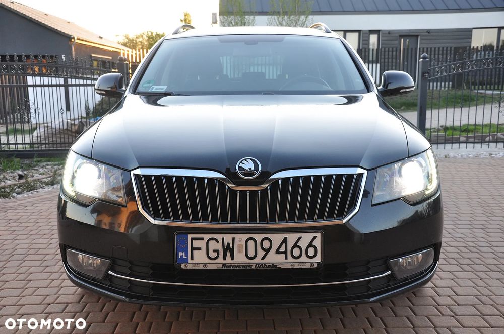 Skoda Superb 2.0 TDI Elegance - 14