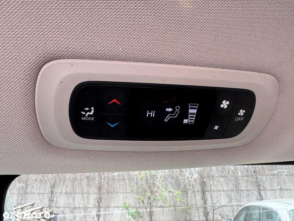 Chrysler Pacifica - 8