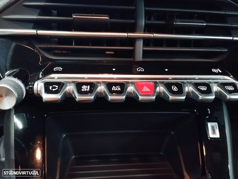 Peugeot 2008 1.2 PureTech Style - 29