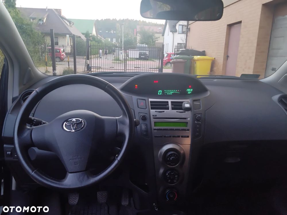 Toyota Yaris 1.0 VVT-i Cool - 7