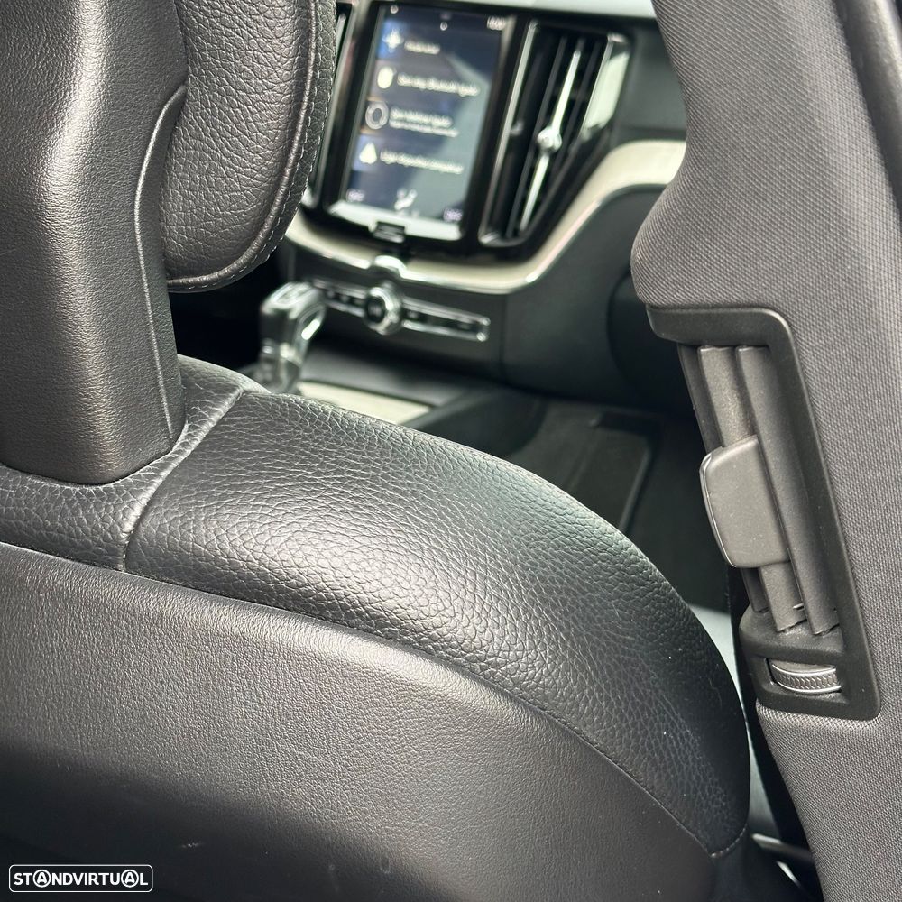 Volvo XC 60 2.0 D4 Inscription AWD Geartronic - 50