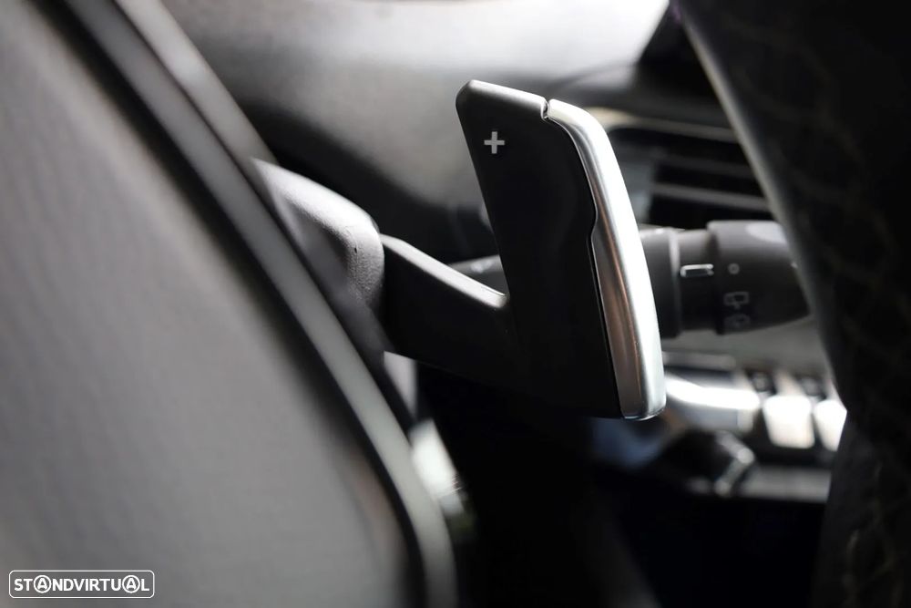 Peugeot 5008 1.2 PureTech Allure EAT8 - 42