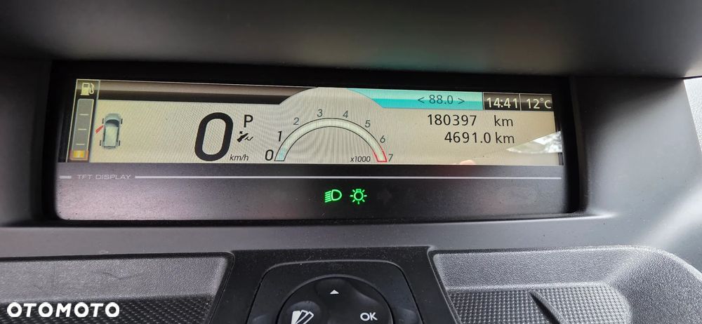 Renault Scenic 2.0 16V Bose Edition CVT - 8