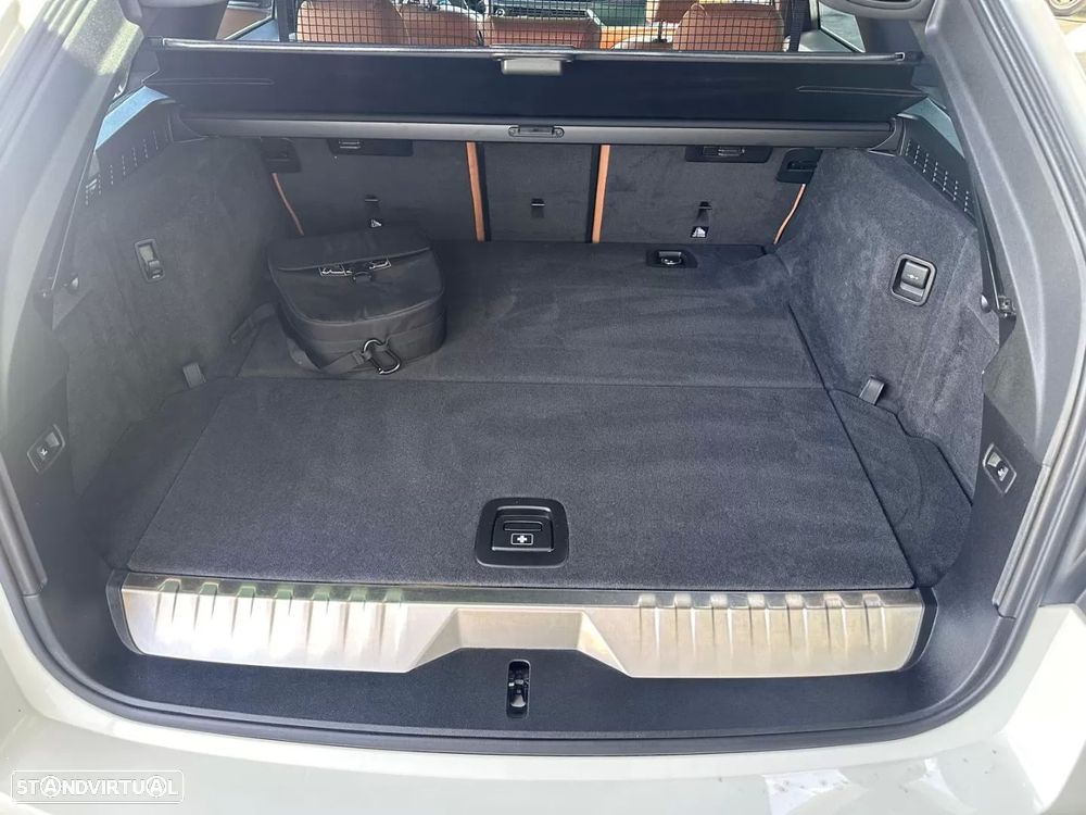 BMW 530 e Pack Desportivo M - 8