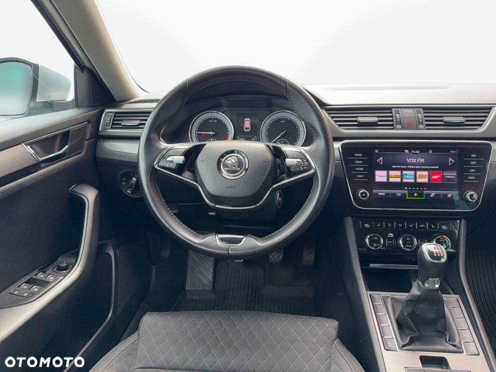 Skoda Superb 2.0 TDI SCR Ambition - 19