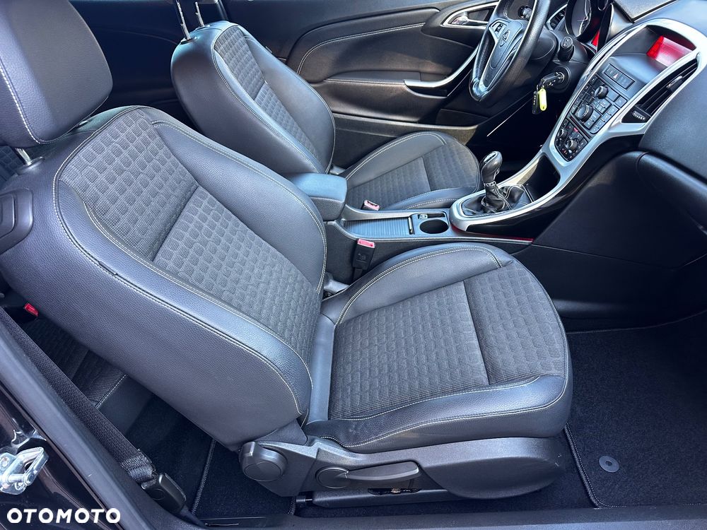 Opel Astra 1.6 Turbo Innovation - 24