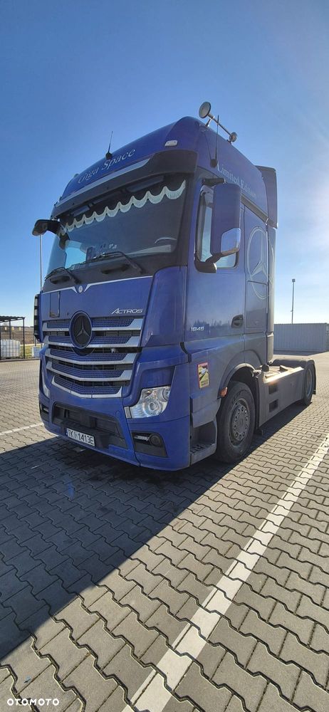 Mercedes-Benz Actros MP4 - 3