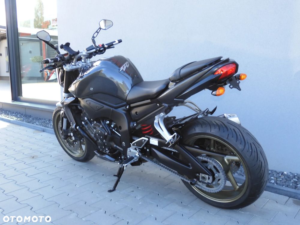 Yamaha FZ - 32