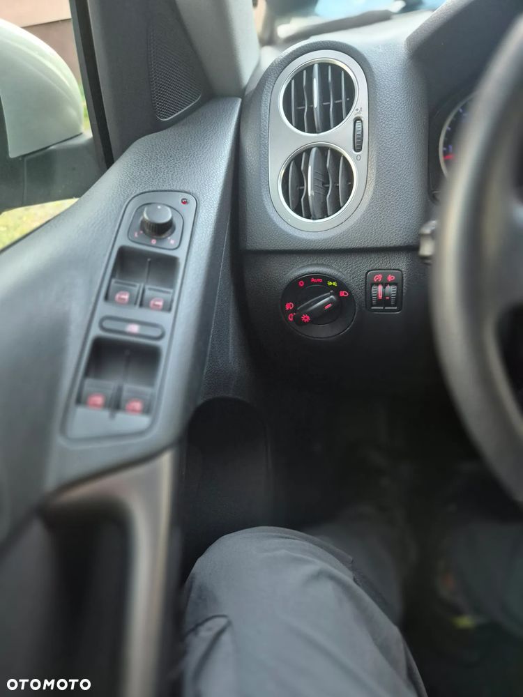 Volkswagen Tiguan - 15