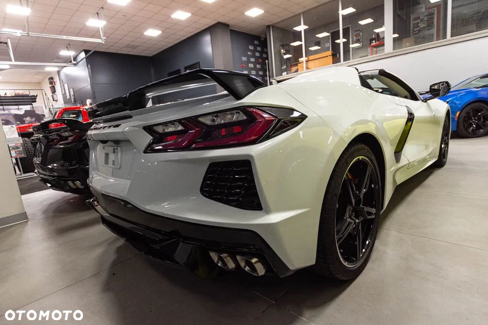 Chevrolet Corvette - 10