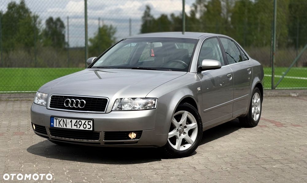 Audi A4 Limousine - 1