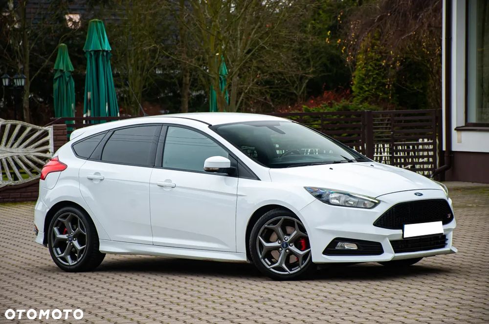 Ford Focus 2.0 TDCi ST mit Leder-Exclusiv-Paket - 9