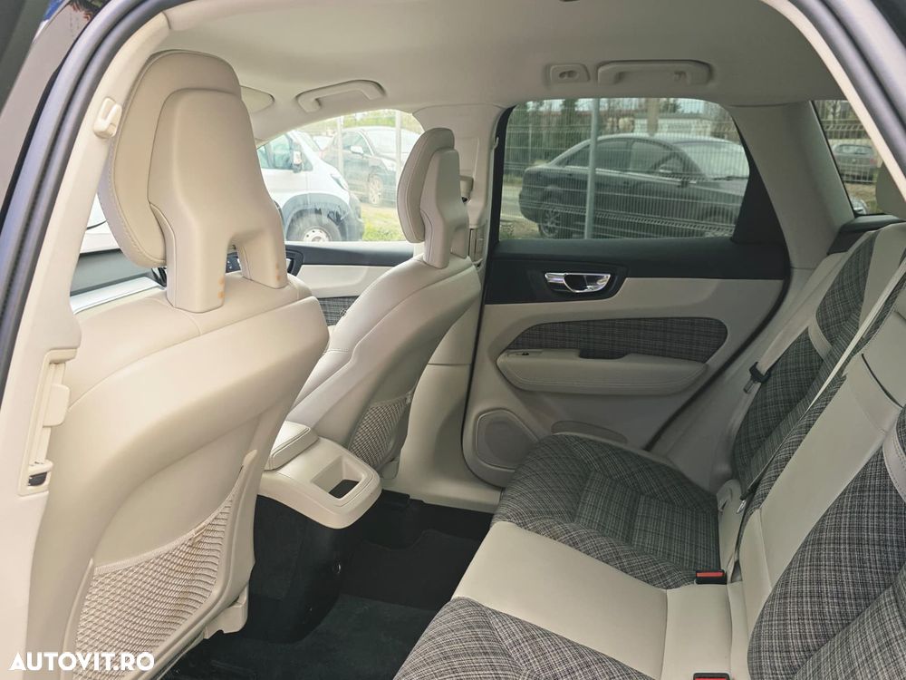 Volvo XC 60 D4 AWD Momentum - 17