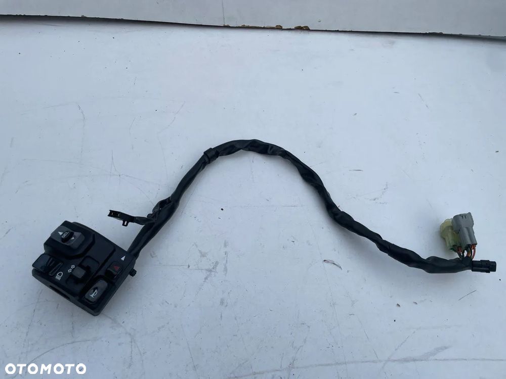 Przełącznik lewy świateł Kawasaki Z 900 Z900 20- - 2