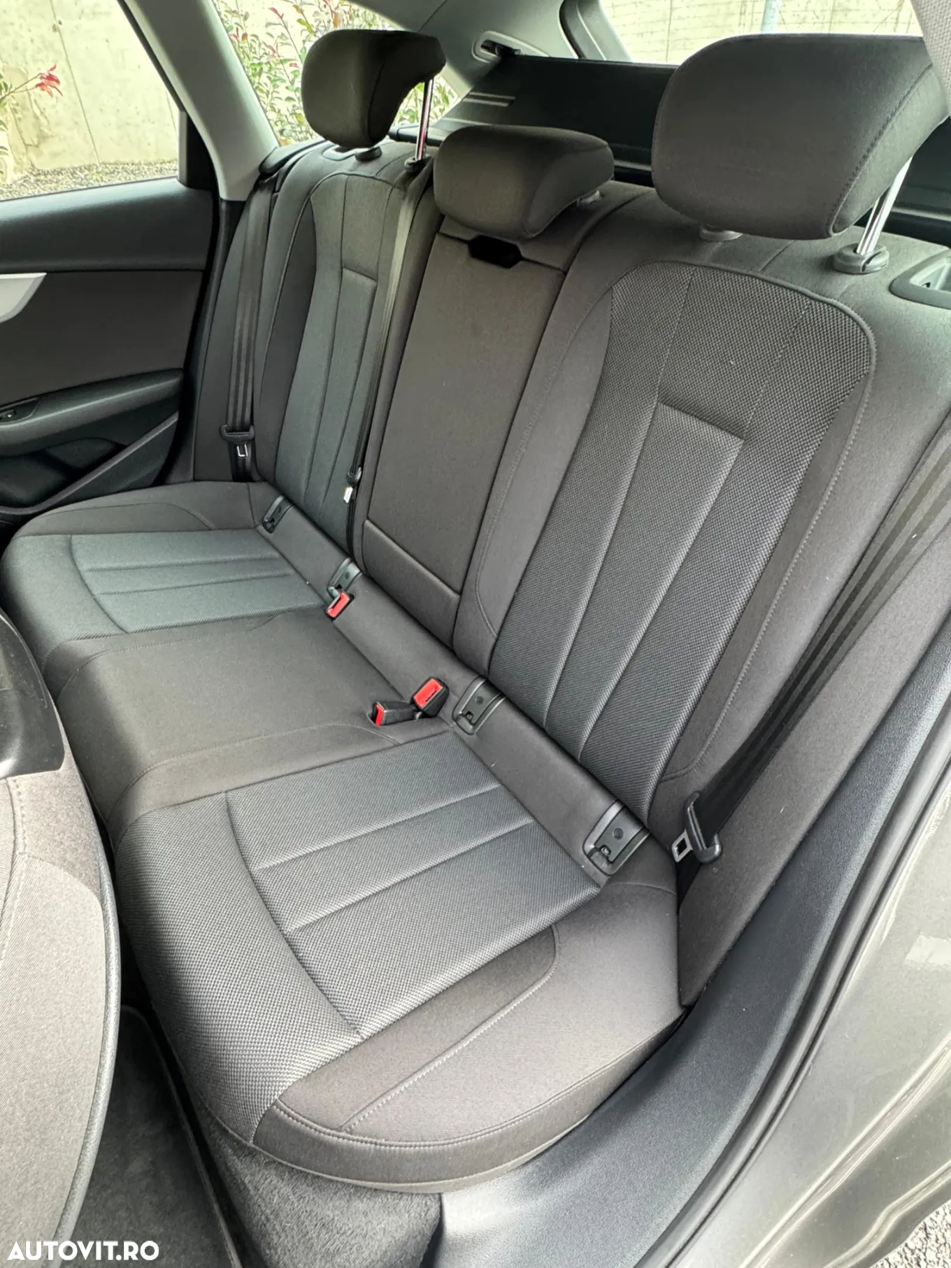 Audi A4 Avant 30 TDI S tronic - 17