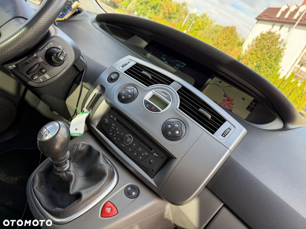 Renault Scenic 2.0 16V Privilege - 35