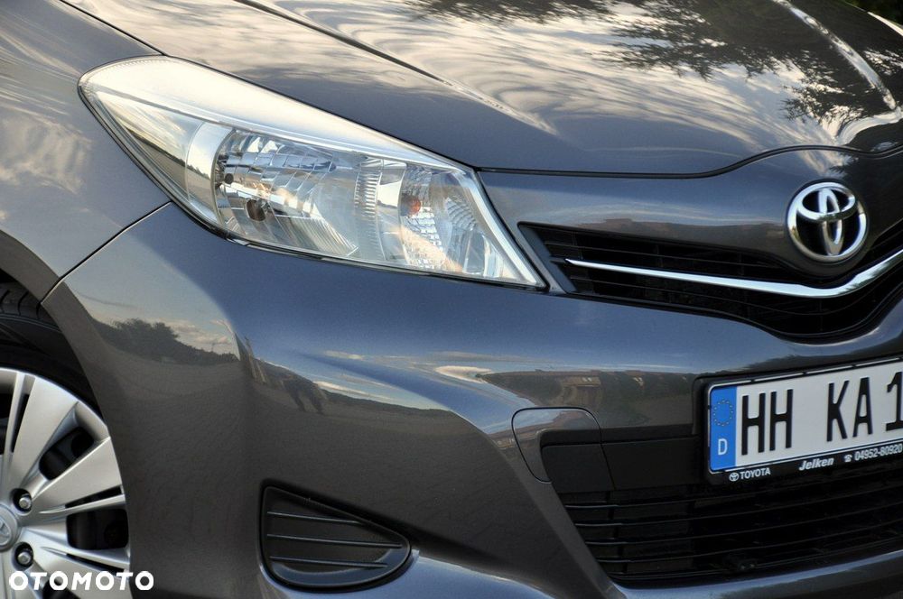 Toyota Yaris - 12