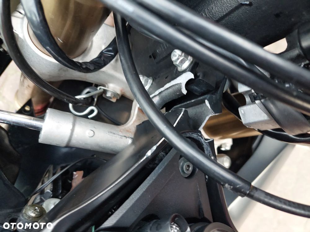 Suzuki GSX-R - 15