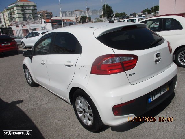 Kia Rio 1.2 Attract - 3