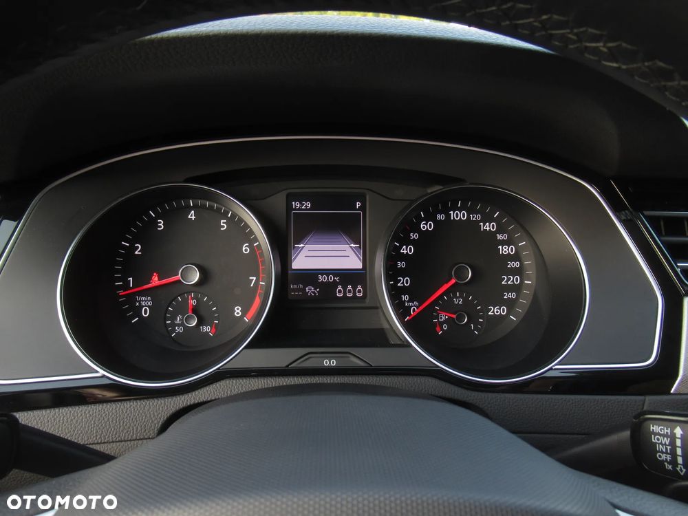 Volkswagen Passat 1.5 TSI EVO Business DSG - 23