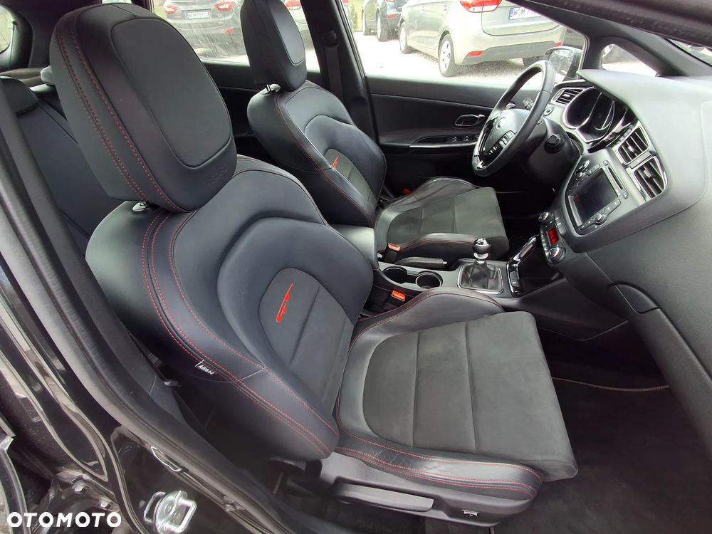 Kia Ceed 1.6 T-GDI GT - 16