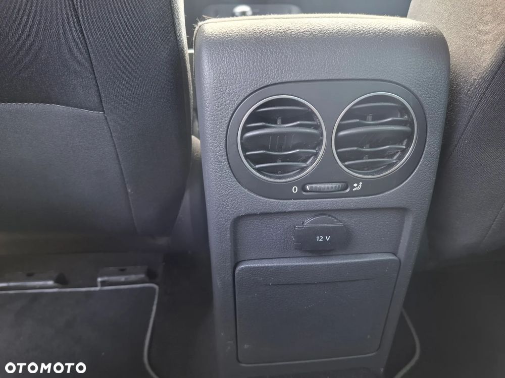 Volkswagen Golf Plus 1.9 TDI DPF Trendline - 34