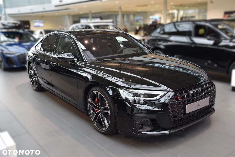 Audi S8 - 2