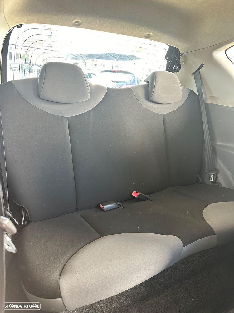 Peugeot 107 1.0 Trendy - 16