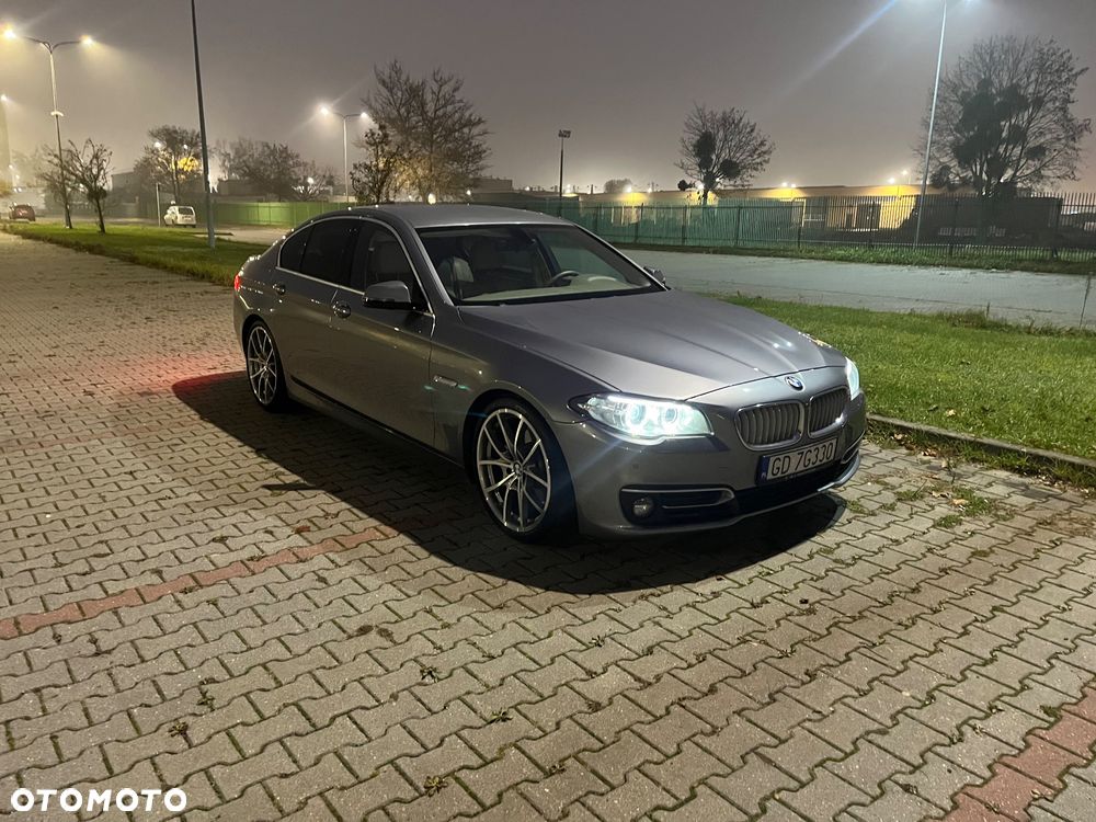 BMW Seria 5 520d xDrive - 11