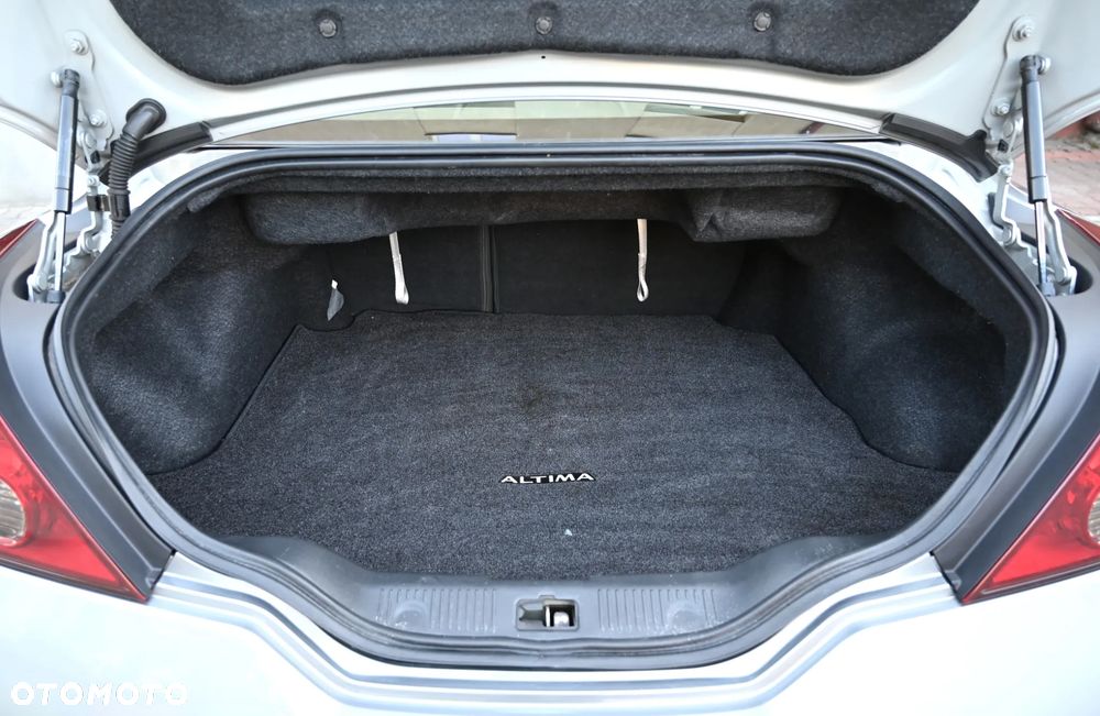 Nissan Altima - 37