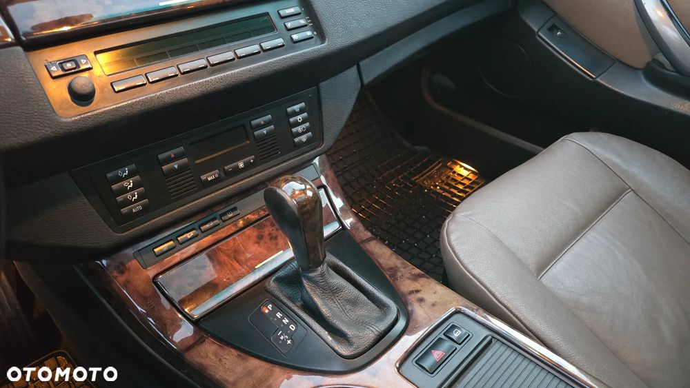 BMW X5 3.0si xDrive - 32