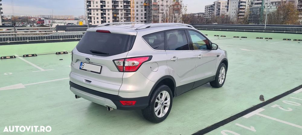 Ford Kuga 2.0 TDCi 2WD Titanium - 4