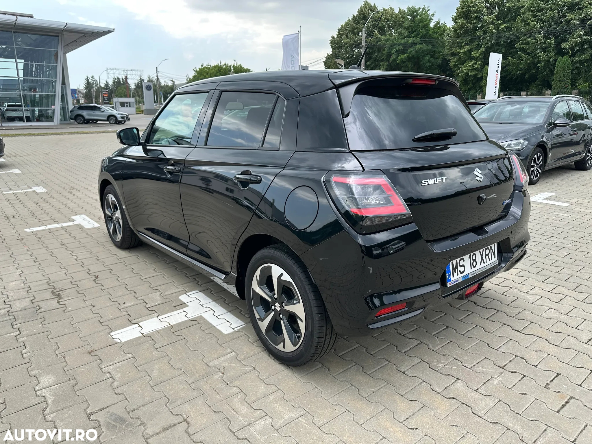 Suzuki Swift 1.2 Dualjet 12V MHEV CVT Spirit - 3