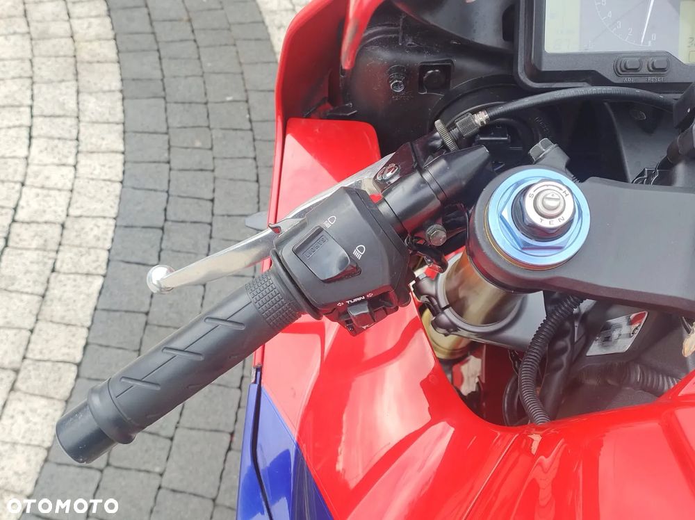 Honda CBR - 6