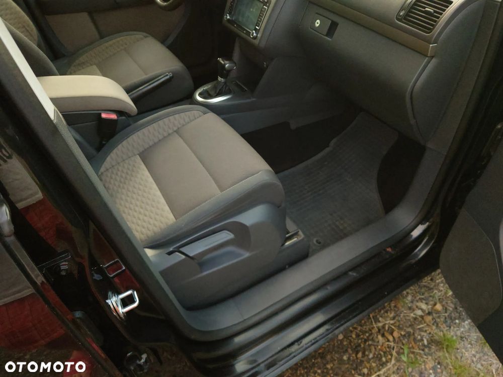 Volkswagen Touran 1.9 TDI DPF Cross DSG - 24