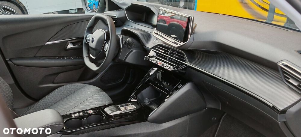 Peugeot 208 - 15