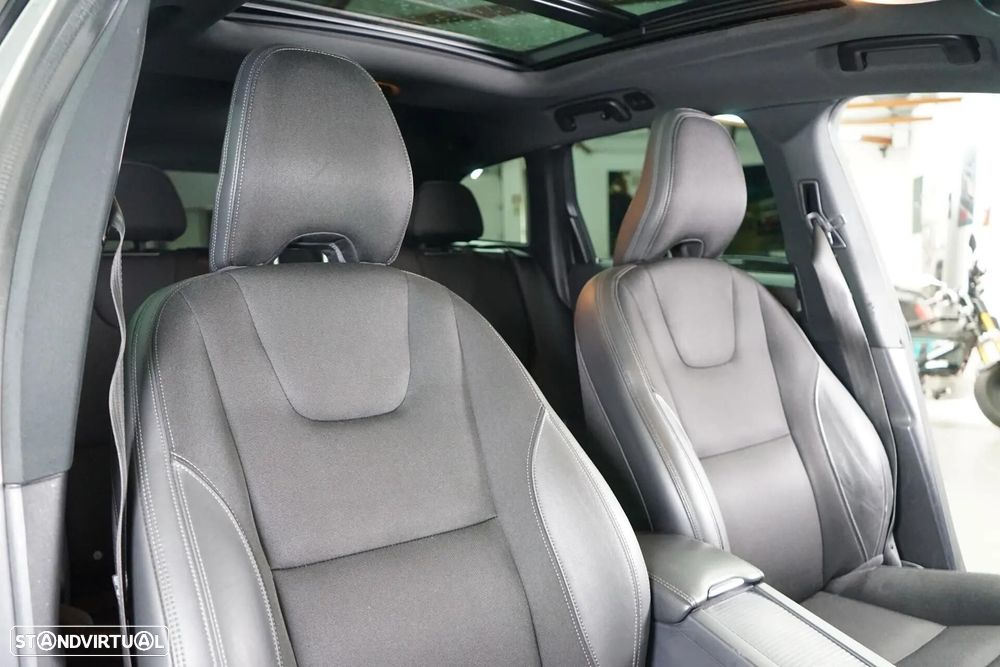 Volvo XC 60 2.0 D3 Momentum Geartronic - 35